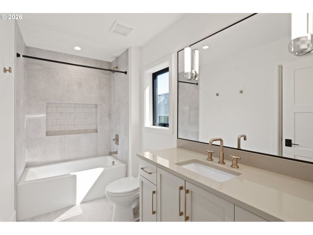 555 6TH St, Lake Oswego, OR 97034