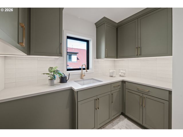 555 6TH St, Lake Oswego, OR 97034