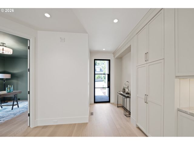 555 6TH St, Lake Oswego, OR 97034