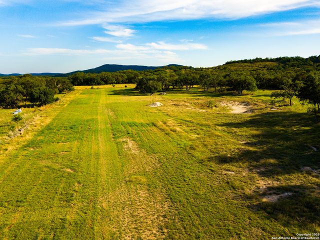 180 HONDO SPUR, Tarpley, TX 78883
