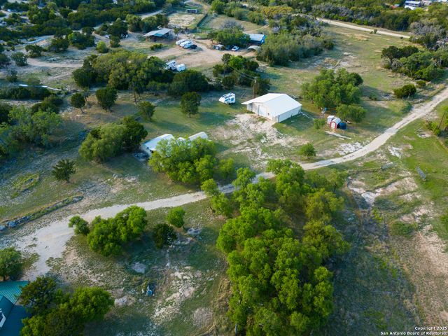 180 HONDO SPUR, Tarpley, TX 78883