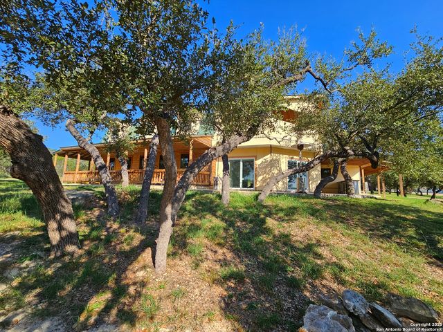 180 HONDO SPUR, Tarpley, TX 78883