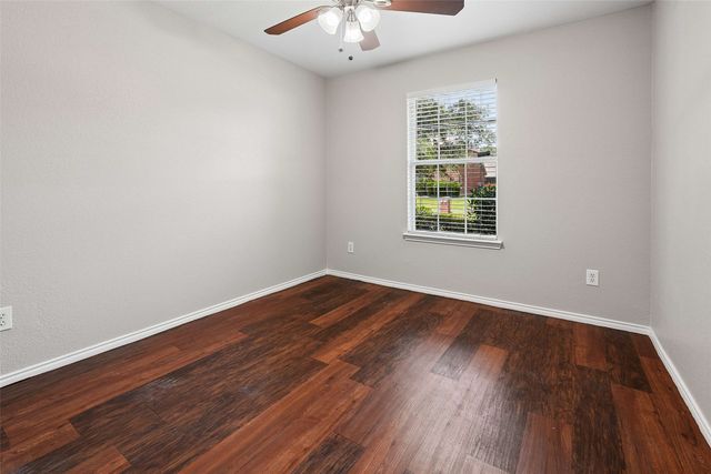 205 Rosewood Court, Red Oak, TX 75154