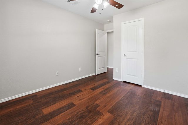 205 Rosewood Court, Red Oak, TX 75154