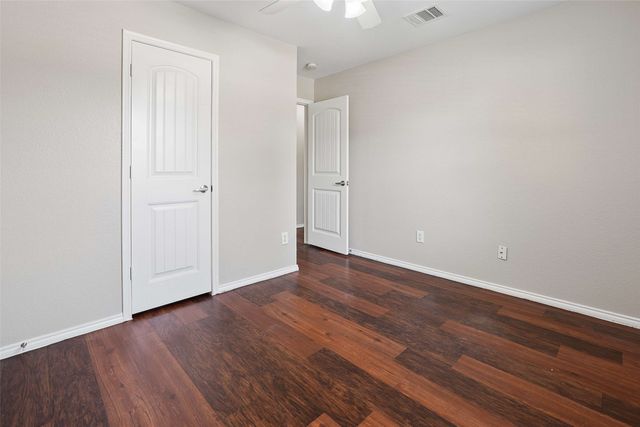 205 Rosewood Court, Red Oak, TX 75154