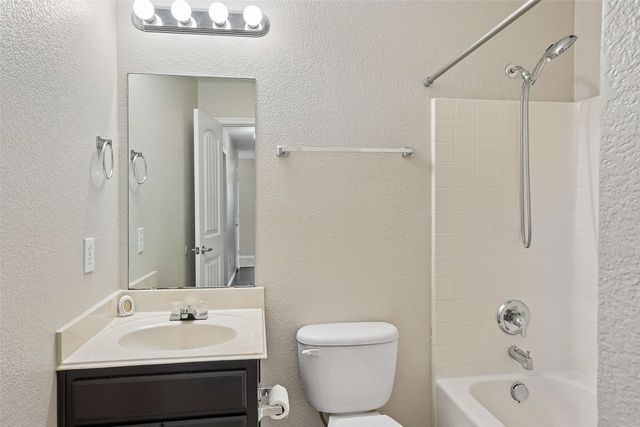 205 Rosewood Court, Red Oak, TX 75154