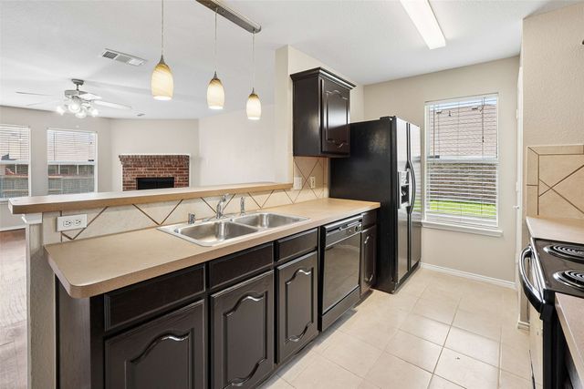 205 Rosewood Court, Red Oak, TX 75154