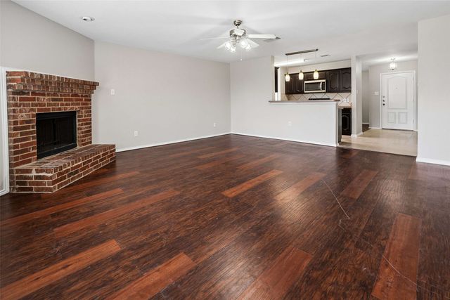 205 Rosewood Court, Red Oak, TX 75154