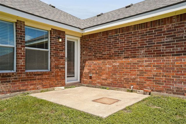 205 Rosewood Court, Red Oak, TX 75154
