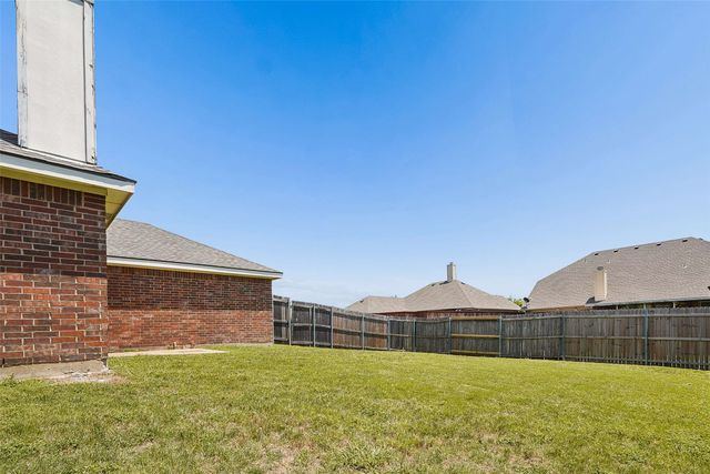 205 Rosewood Court, Red Oak, TX 75154
