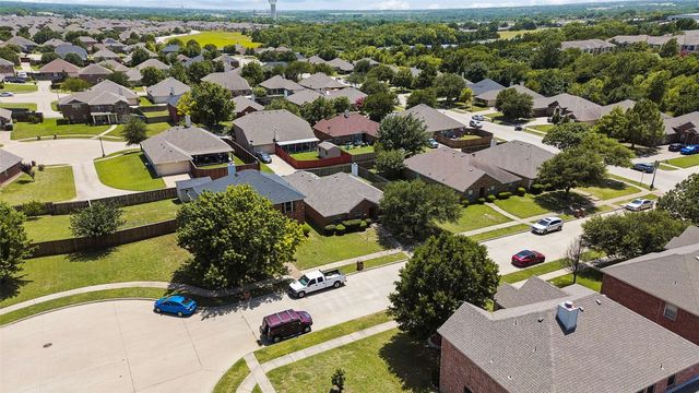 205 Rosewood Court, Red Oak, TX 75154