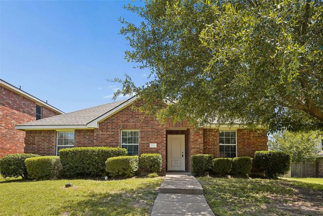 205 Rosewood Court, Red Oak, TX 75154