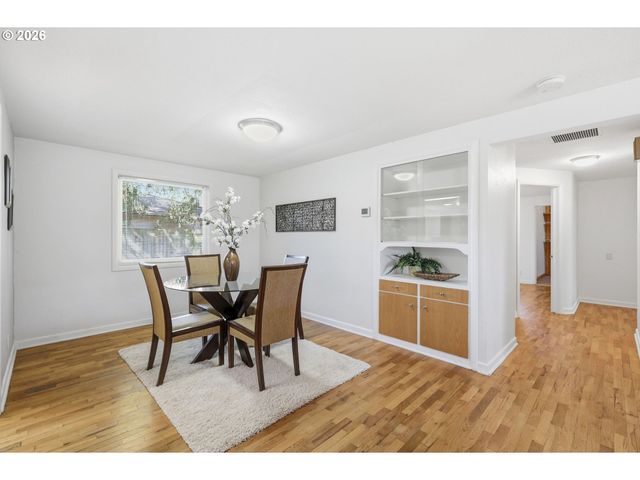 1090 CORYDON St, Eugene, OR 97401