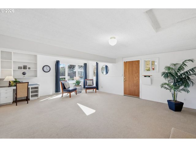 1090 CORYDON St, Eugene, OR 97401