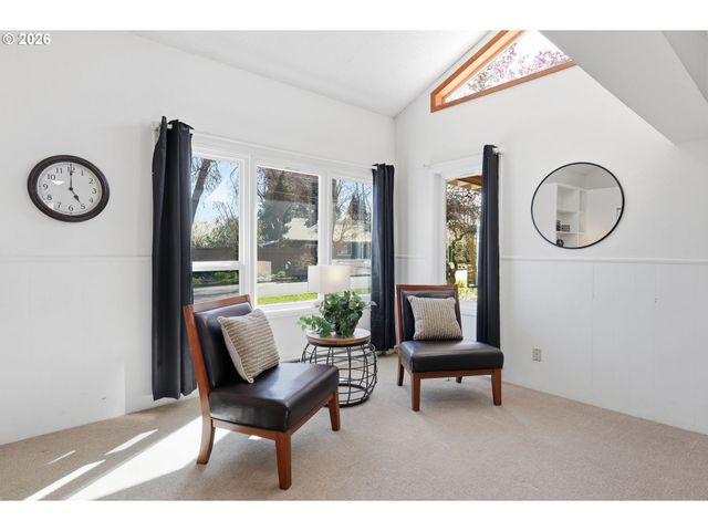 1090 CORYDON St, Eugene, OR 97401