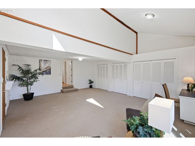 1090 CORYDON St, Eugene, OR 97401