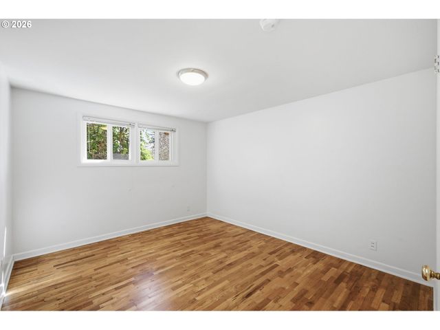 1090 CORYDON St, Eugene, OR 97401