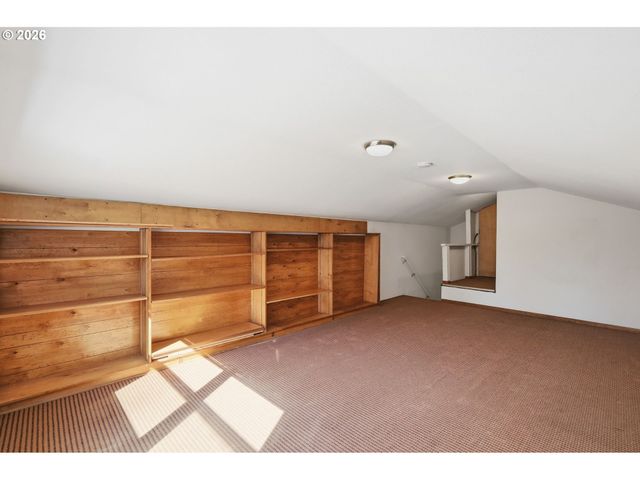 1090 CORYDON St, Eugene, OR 97401