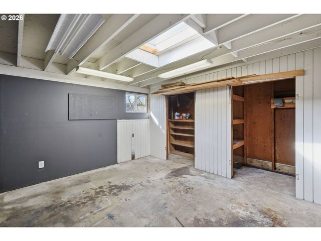 1090 CORYDON St, Eugene, OR 97401