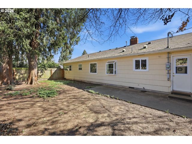 1090 CORYDON St, Eugene, OR 97401