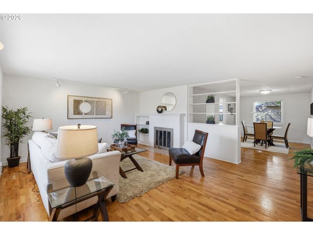 1090 CORYDON St, Eugene, OR 97401