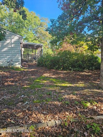 462 Shady Lane, Howell, NJ 07731