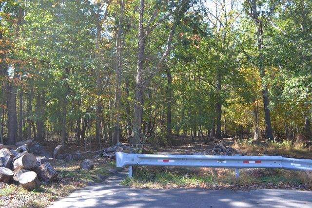 462 Shady Lane, Howell, NJ 07731