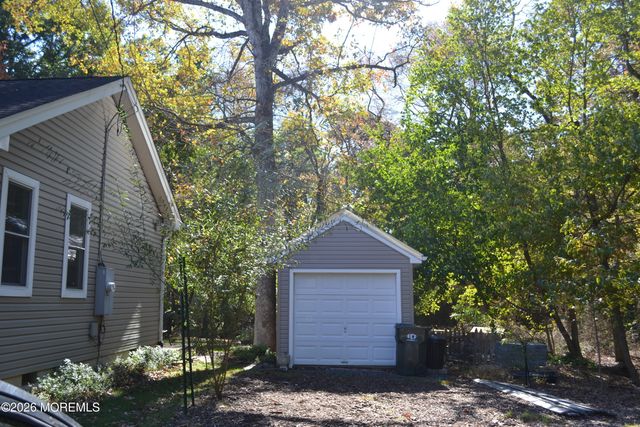 462 Shady Lane, Howell, NJ 07731