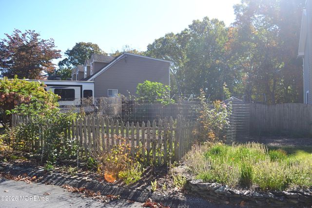 462 Shady Lane, Howell, NJ 07731