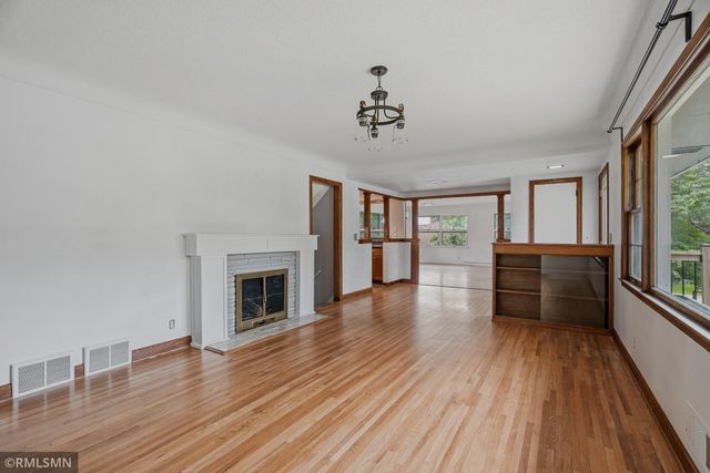 3101 Armour Terrace, Saint Anthony, MN 55418