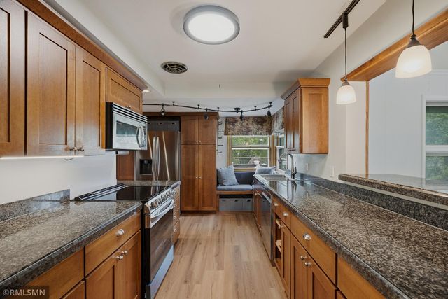 3101 Armour Terrace, Saint Anthony, MN 55418