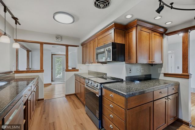 3101 Armour Terrace, Saint Anthony, MN 55418