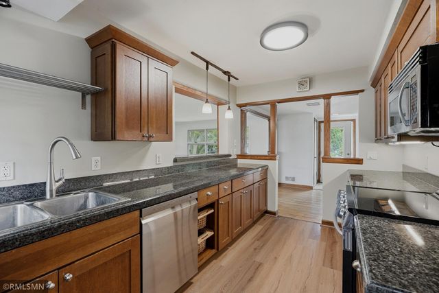 3101 Armour Terrace, Saint Anthony, MN 55418