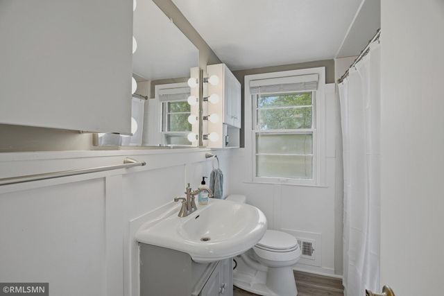 3101 Armour Terrace, Saint Anthony, MN 55418