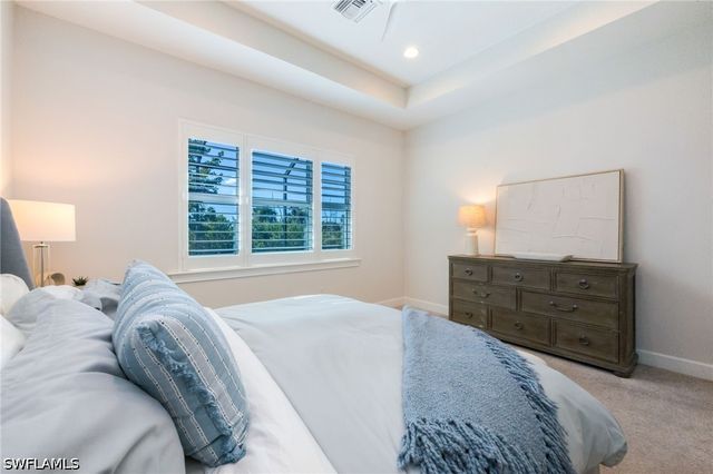 6439 Negril Isle DR, Naples, FL 34113