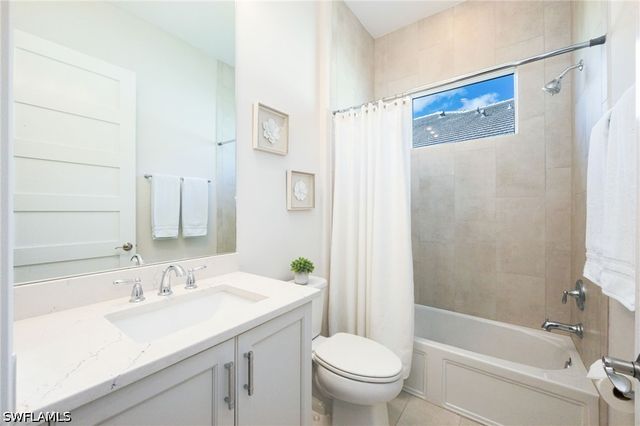 6439 Negril Isle DR, Naples, FL 34113