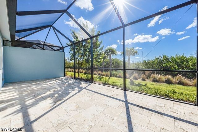 6439 Negril Isle DR, Naples, FL 34113