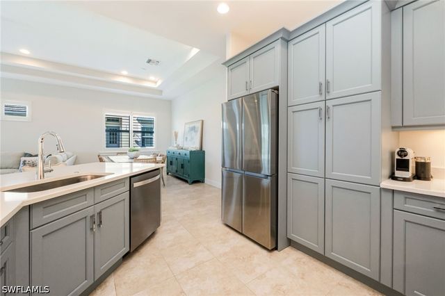 6439 Negril Isle DR, Naples, FL 34113