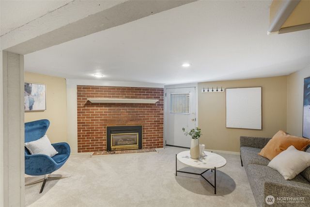 155 Florentia Street, Seattle, WA 98109