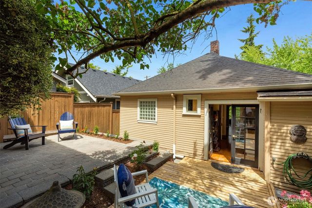 155 Florentia Street, Seattle, WA 98109