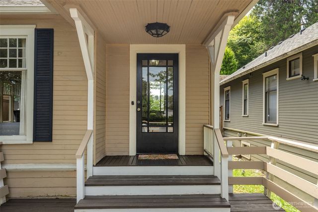 155 Florentia Street, Seattle, WA 98109