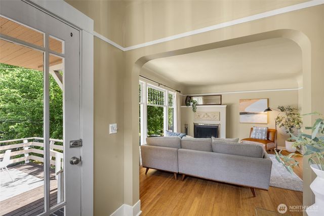 155 Florentia Street, Seattle, WA 98109