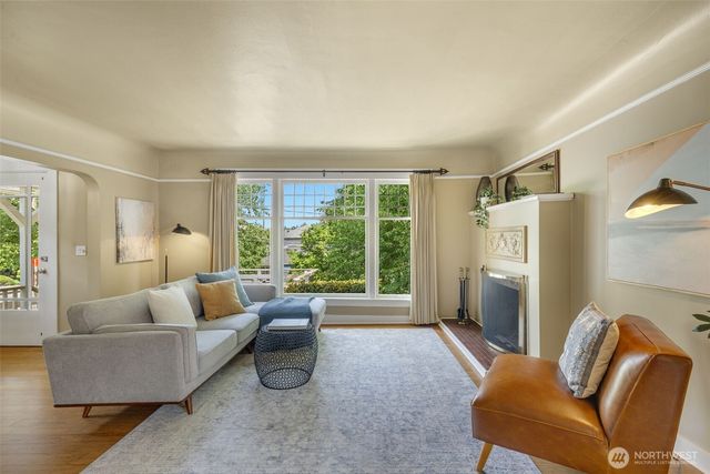 155 Florentia Street, Seattle, WA 98109