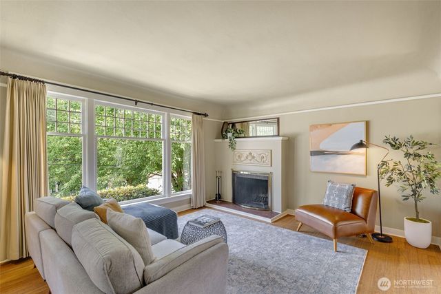 155 Florentia Street, Seattle, WA 98109