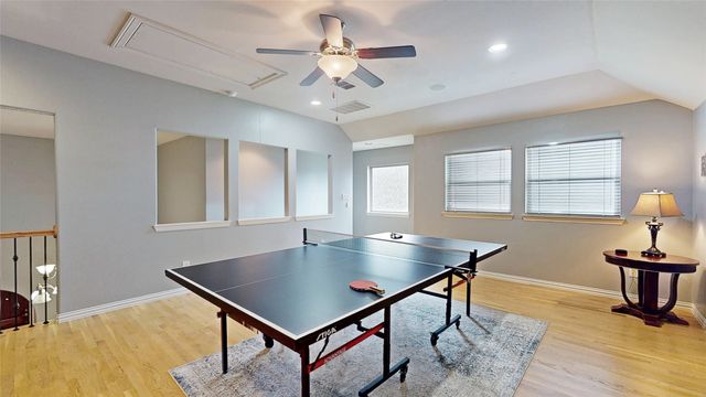 8900 Bluestem Drive, Lantana, TX 76226