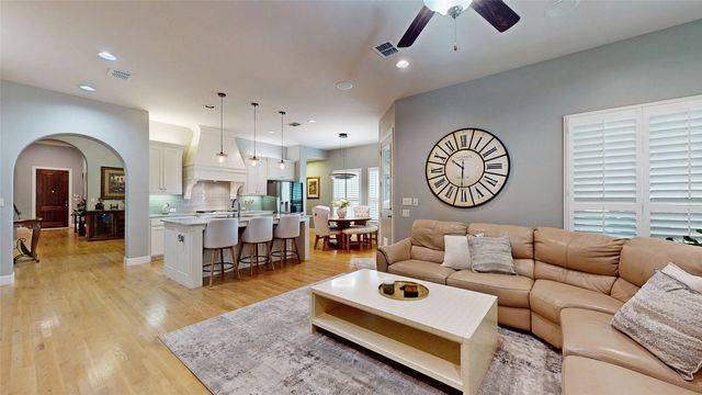 8900 Bluestem Drive, Lantana, TX 76226