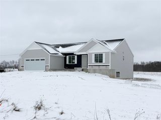 12712 S Elder Avenue, Grant, MI 49327