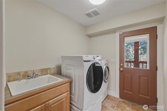 16059 Snee Oosh Road, La Conner, WA 98257