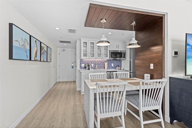 250 SANDS POINT ROAD 5106, Longboat Key, FL 34228