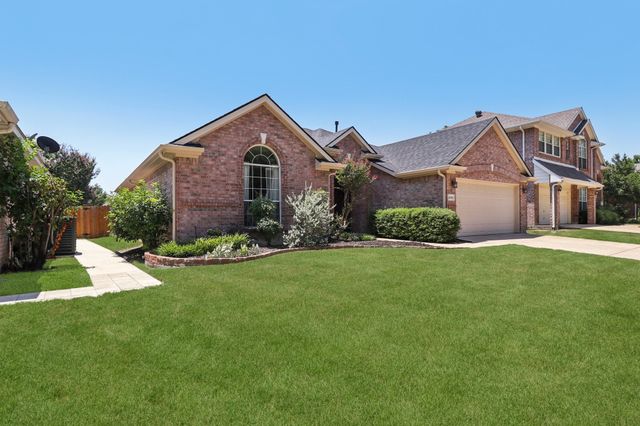 2845 Birmingham Drive, Grand Prairie, TX 75052